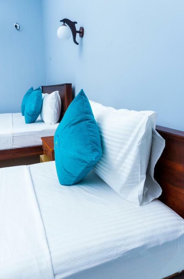 Mrd Beach Hotel Trincomalee Bagian luar foto